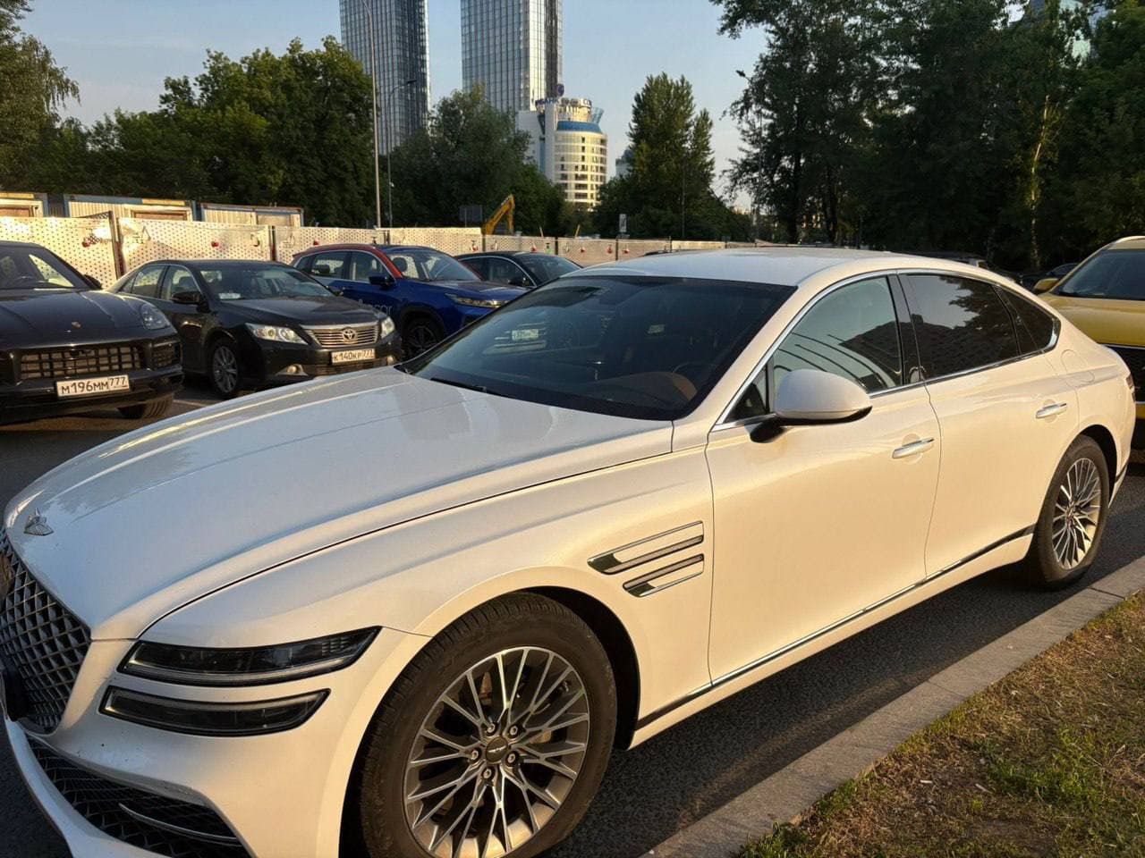 Оксана, Genesis G80