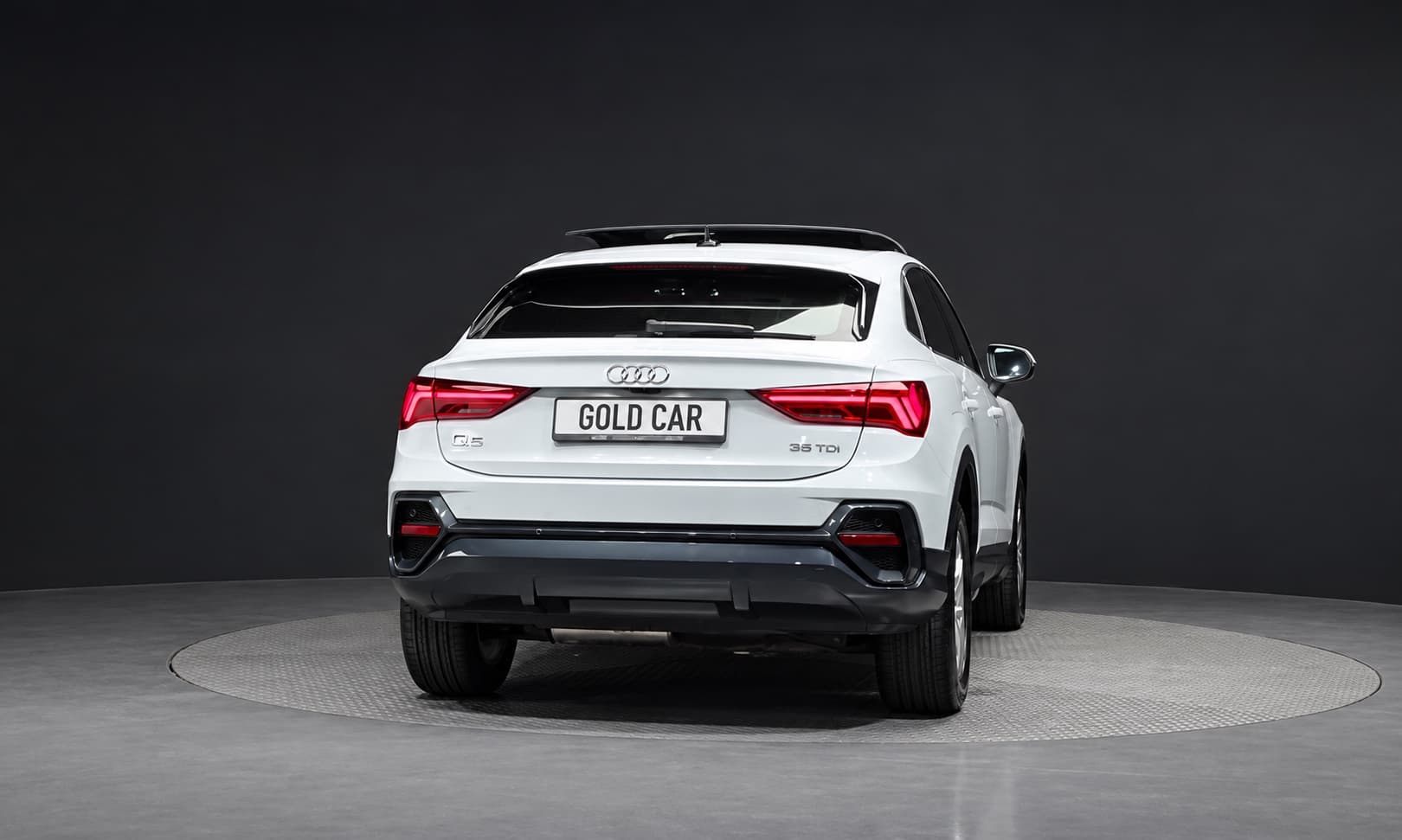 Audi Q3 (F3)35 TDI Sportback Немец — миниатюра 5
