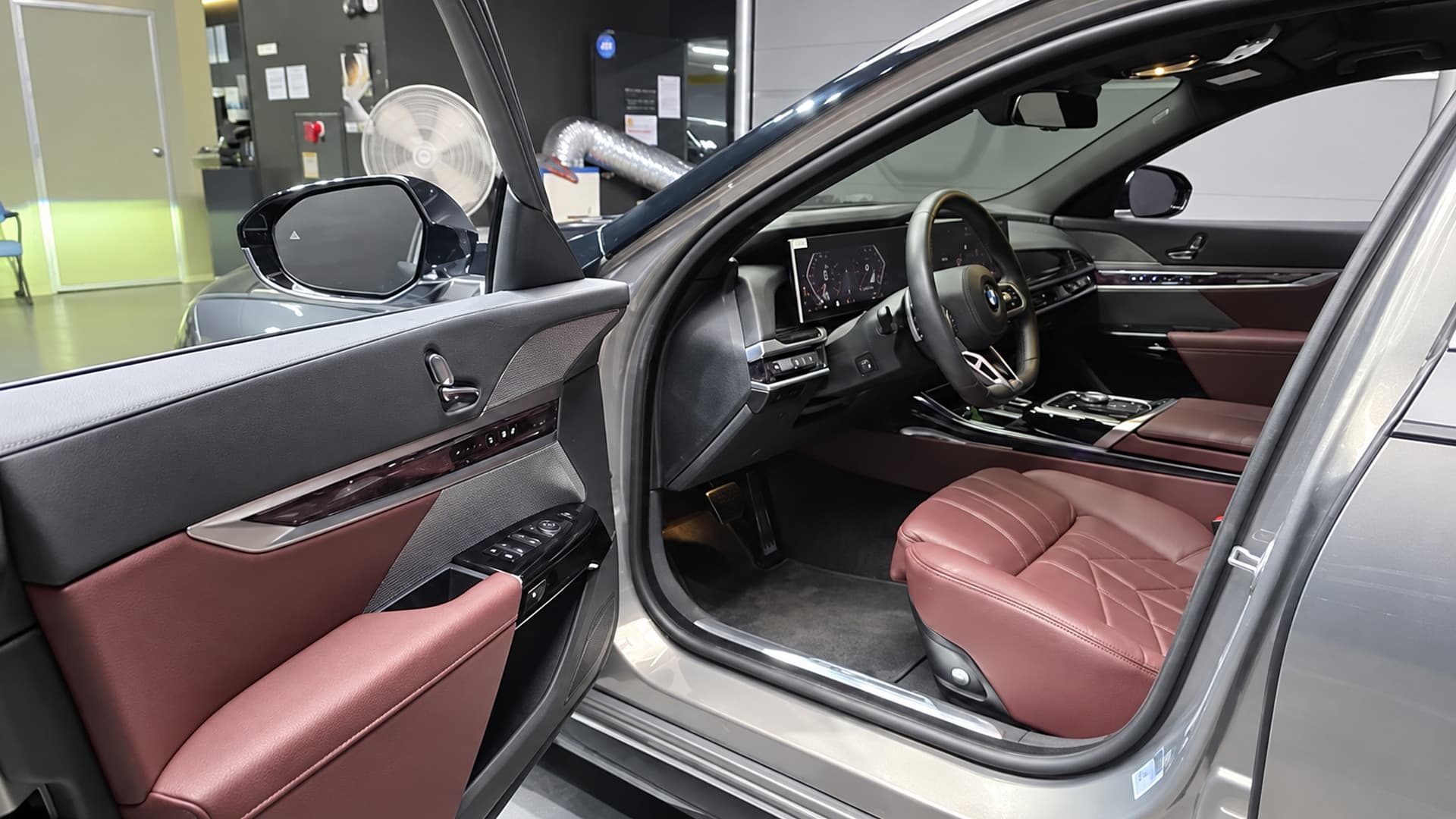 BMW 740d xDrive M Sport — миниатюра 10