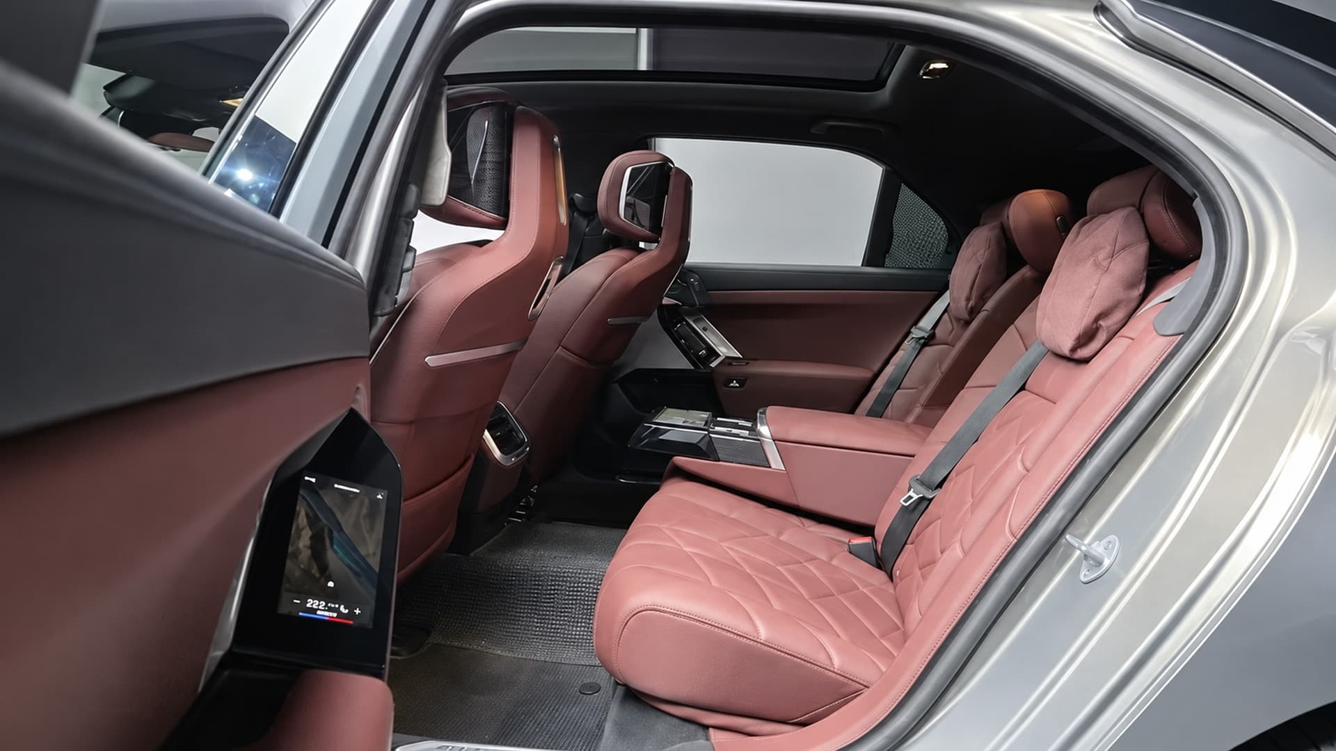 BMW 740d xDrive M Sport — миниатюра 12