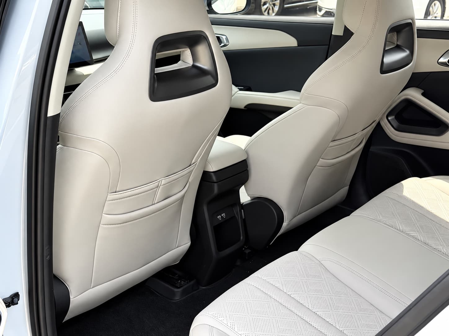 BYD Yuan UP 2024 301KM Leading Edition — миниатюра 7