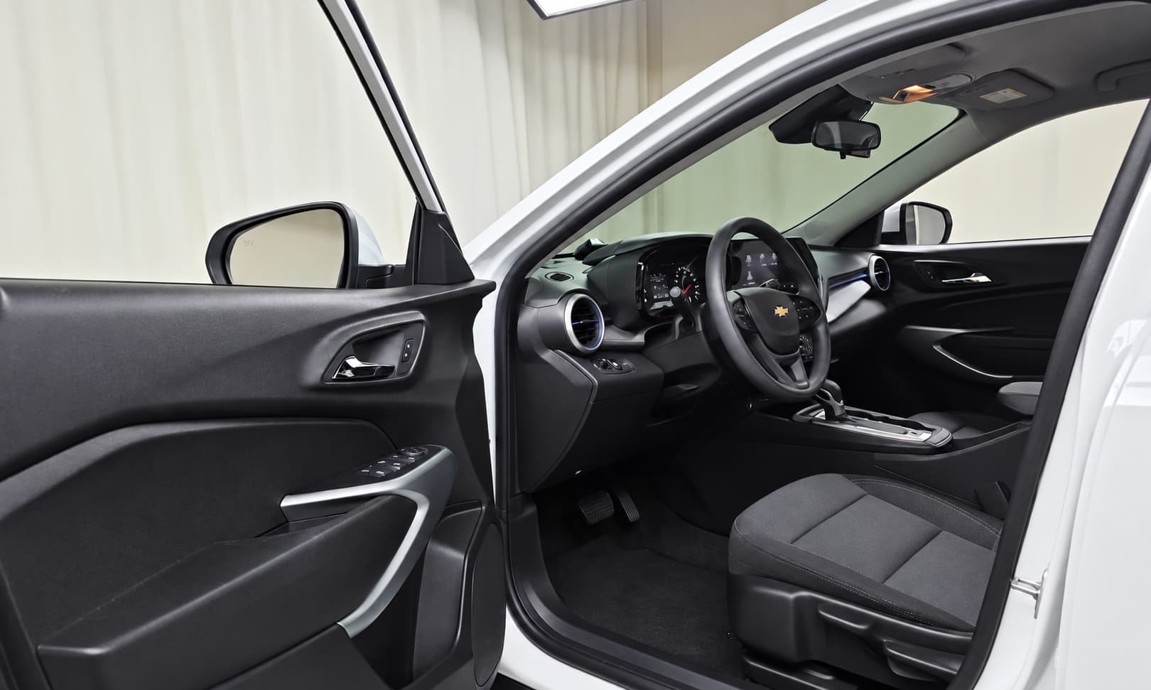 Chevrolet Trax Crossover 1.2 LS — миниатюра 8