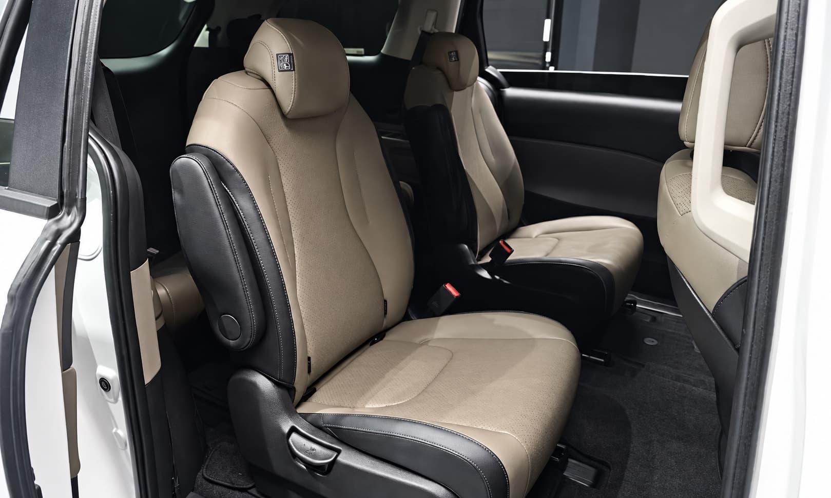 Kia Carnival 4thHEV 9-Seater Prestige — миниатюра 6