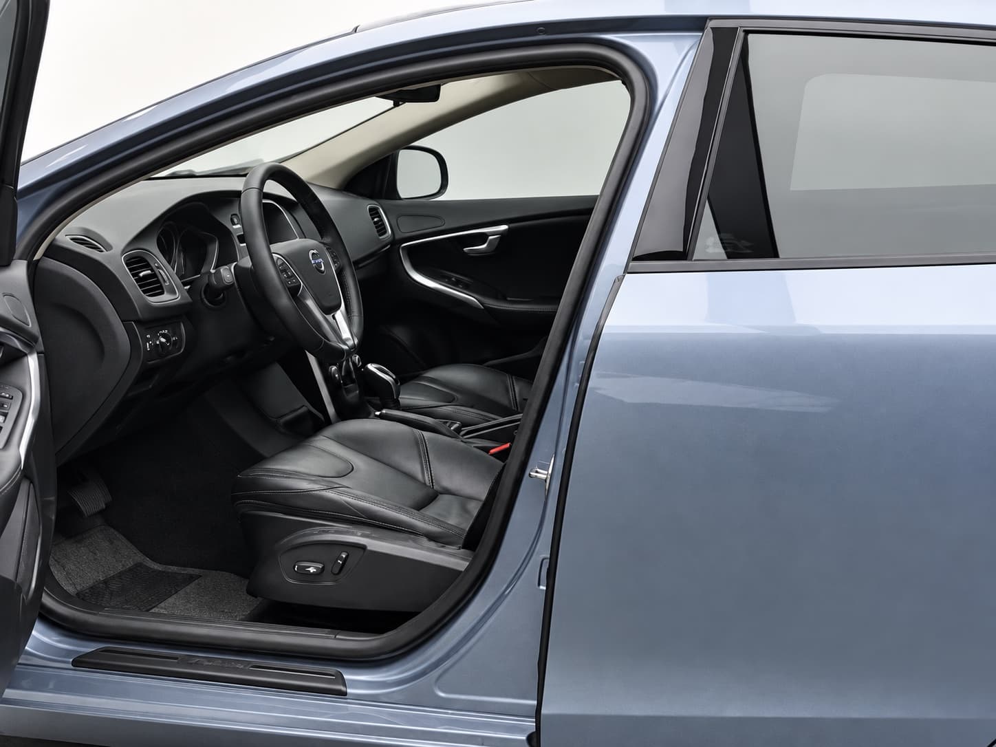 Volvo V40 2019 T3 Smart Edition — миниатюра 4